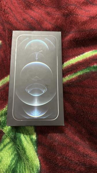 Продам айфон 12 про Макс