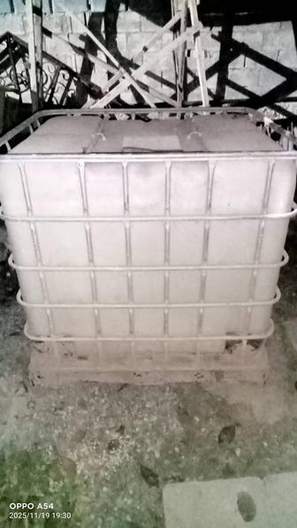 Продам бак на 1000 литров