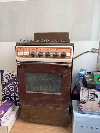 ПРОДАМ Газ плиту