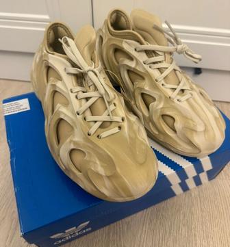 Кроссовки Adidas