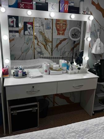 Мебель Зеркалом