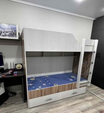 Двухъярусная кровать