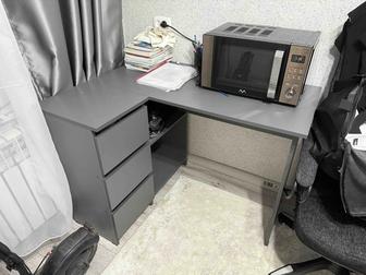 Школьный стол