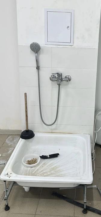 Душевой поддон смеситель лейка