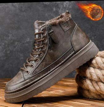 Продам ботинки