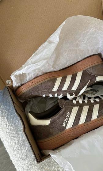 кроссовки adidas Spezial