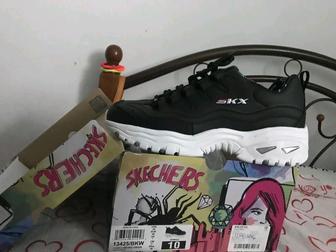 Продам женские кроссовки skechers