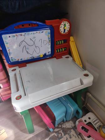 Продам детский стол