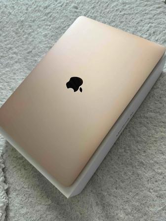 Продаю MacBook Air 13 (2020) 256GB