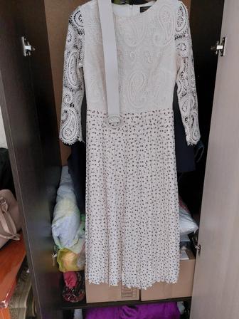 Продам женское платье нежное
