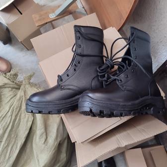 Продам зимние и летние ботинки...