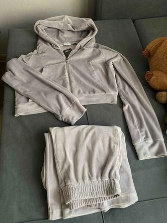 Продам велюровый костюм!