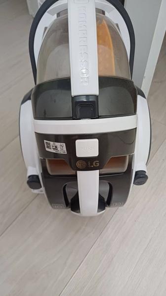 Продам пылесос марки LG