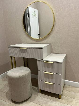 Туалетный столик