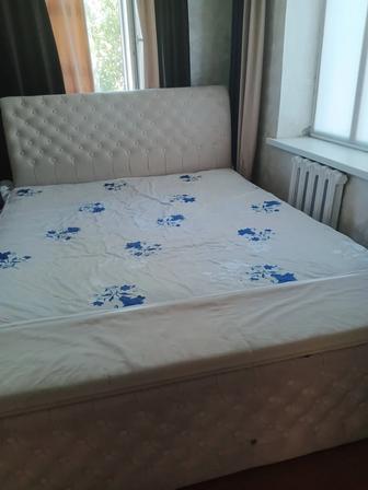 Срочно продам кровать и пуфиг