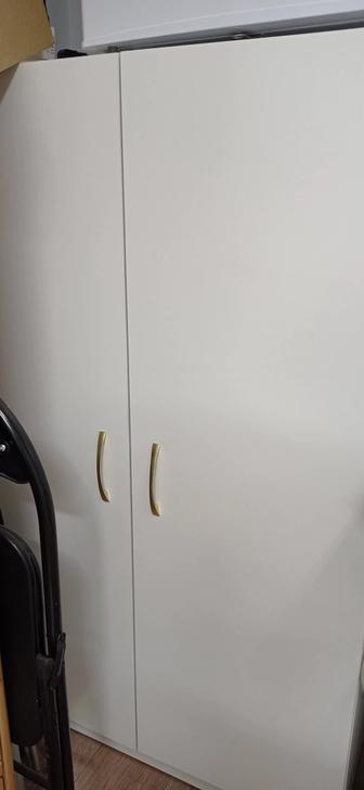 Шкаф двухдверный