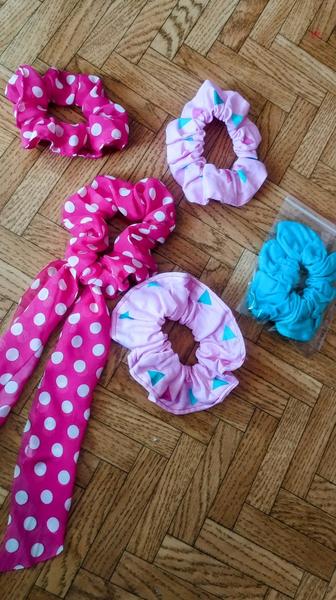 В связи с закрытием магазина продам резинки и заколки