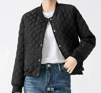 Демисезонная курточка очень красивой модельки