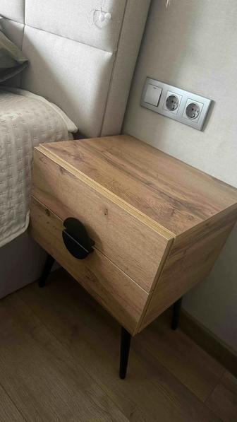Прикроватные тумбы