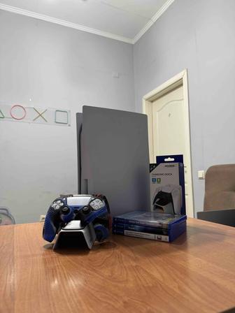 Продам Playstation 5 с двумя геймпадами