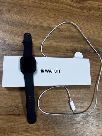 Продам Apple Watch SE