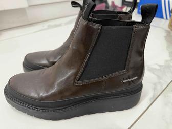 Продам челси Calvin klein 38 рр.В идеальном состояние.