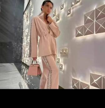 Женский костюм