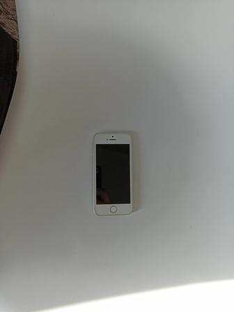 Продам iPhone SE