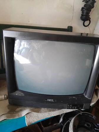 Телевизор б/ у цветной