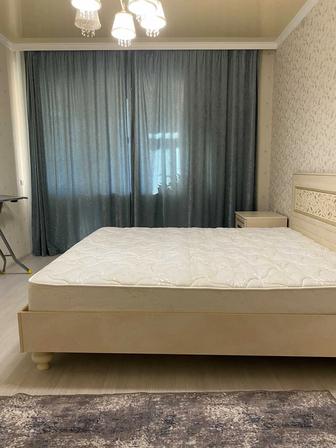 Продам двуспальную кровать