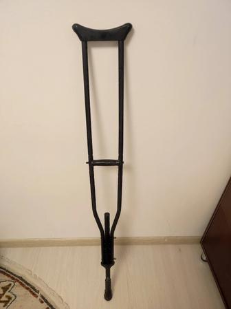 Продадим костыль один