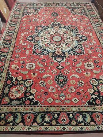 Продается винтажный ковер . Шерсть