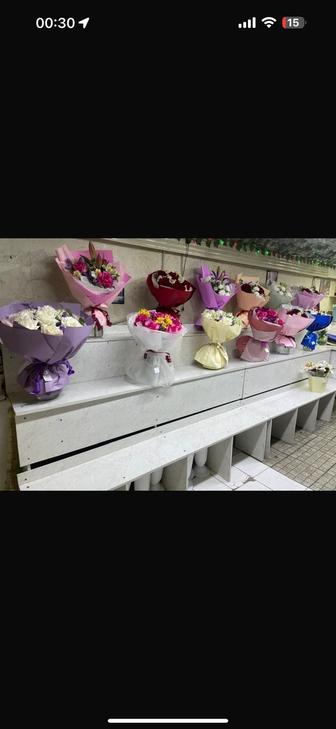Полки мраморный цвет, деревянные