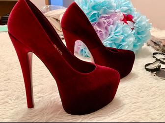 Новые туфли замшевые бордовые новые