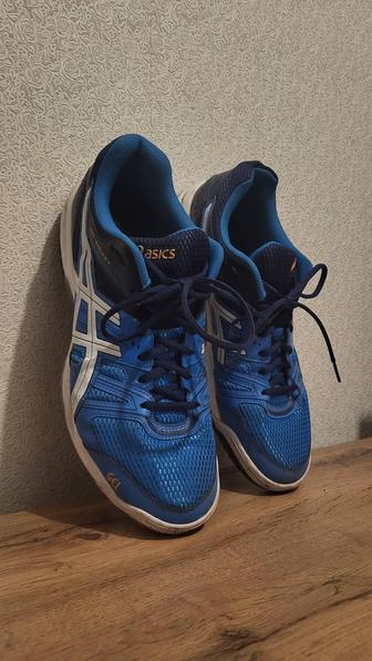 Волейбольные оригинальные asics кроссовки