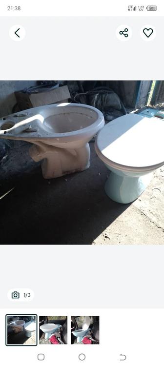 Продам унитазы.