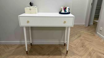 Туалетный столик и тумбы