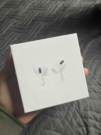 Наушник AirPods Pro Magsafe Charging Case