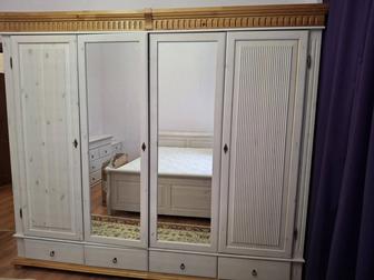 Продам спальный гарнитур