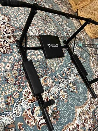 ПРОДАМ настенный универсальный турник!