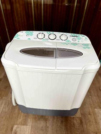 Полуавтоматическая стиральная машина (двухбаковая) в хорошем состоянии