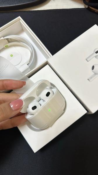 Наушники Apple AirPods 3 with Lightning Charging Case белый