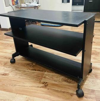 Журнальный столик/подставка под ТВ.