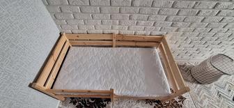 Продам детскую кровать с матрасом