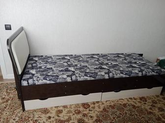 Кровать