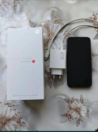 Сотовый телефон Xiaomi 13.