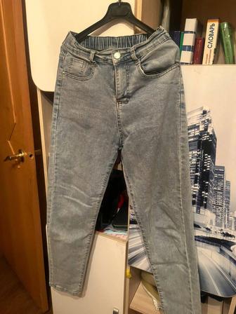 Продаю джинсы