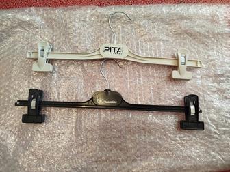 Продам вешалки ( плечики).