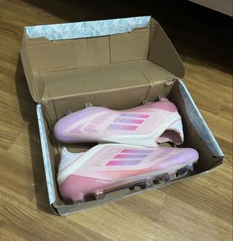 Продам бутсы Adidas F50
