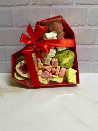 Сублимированные фрукты и мороженое